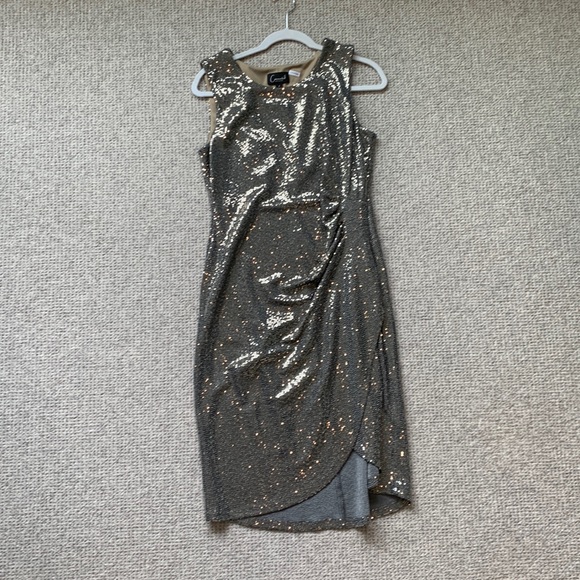 Gorgeous gold sequined party dress. Size 8 - Picture 1 of 5